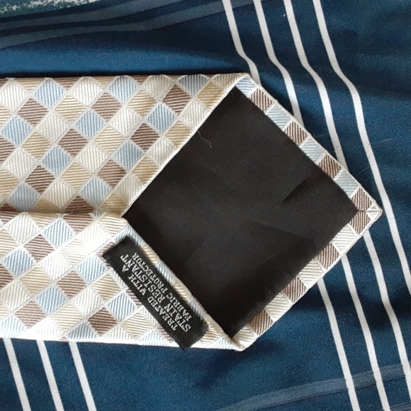 SOLD!!!  Two 100% silk men's neck tie from Geoffrey Beene - Picture 10 of 15